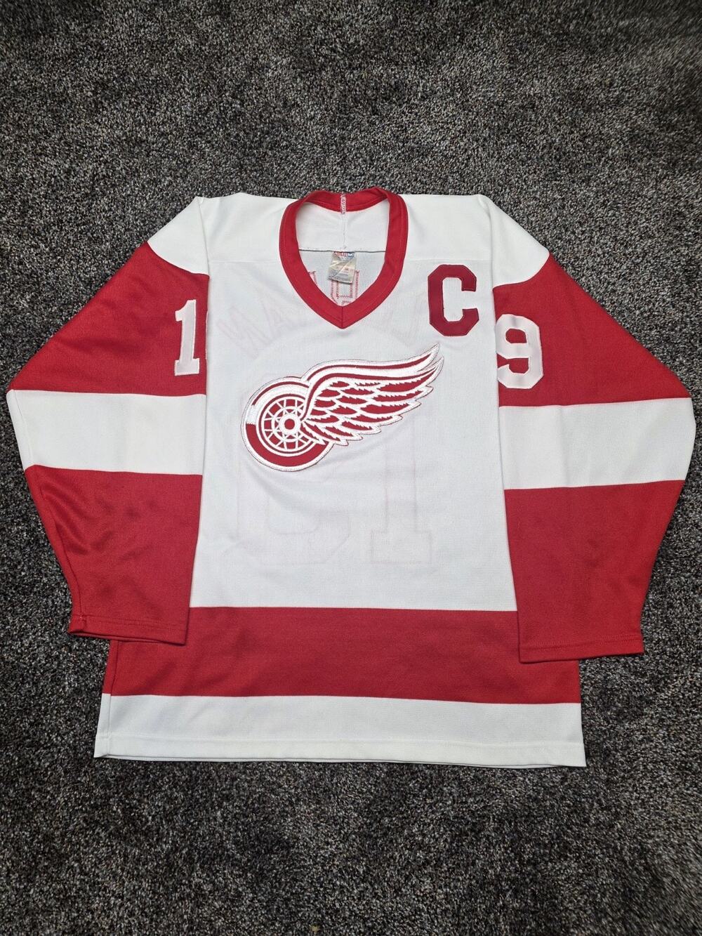 Vintage 90s Steve Yzerman Detroit Red Wings CCM Maska Jersey Men's Medium USA